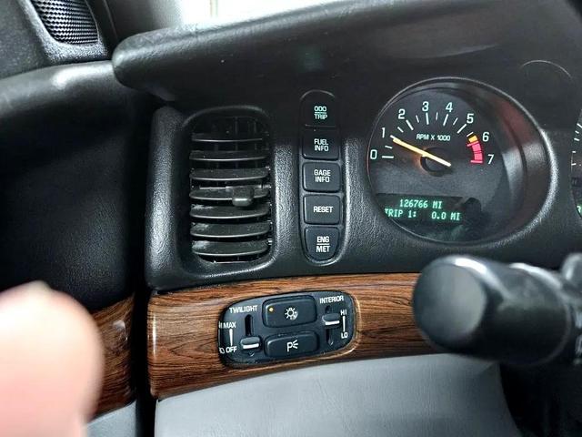 Photo of 2005 Silver Buick LeSabre