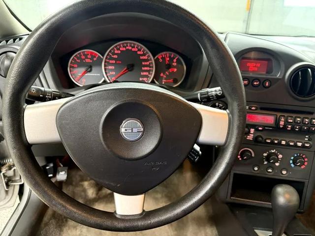 Photo of 2005 Silver Pontiac Grand Prix