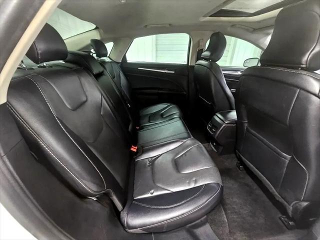 Photo of 2018 White Ford Fusion