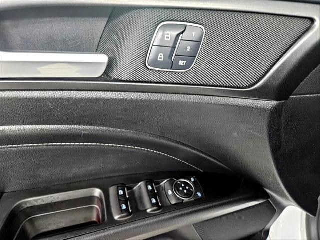 Photo of 2018 White Ford Fusion