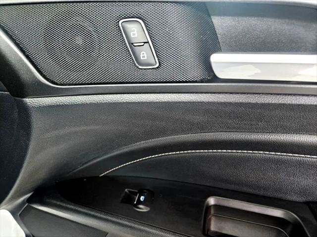 Photo of 2018 White Ford Fusion