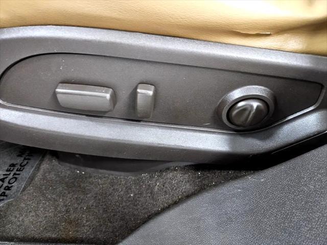 Photo of 2014 White Buick Enclave