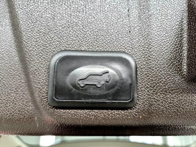 Photo of 2014 White Buick Enclave