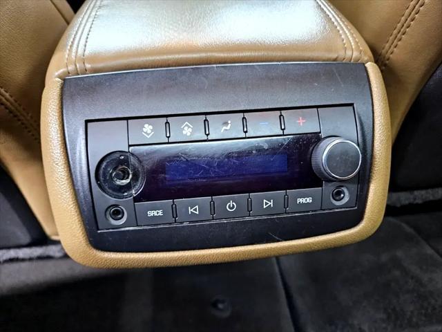 Photo of 2014 White Buick Enclave