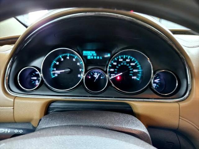 Photo of 2014 White Buick Enclave