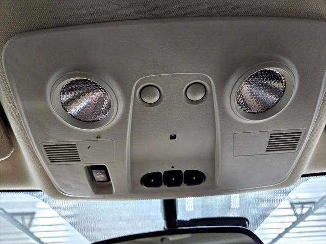 Photo of 2014 White Buick Enclave