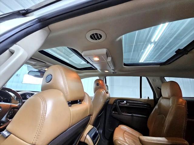 Photo of 2014 White Buick Enclave