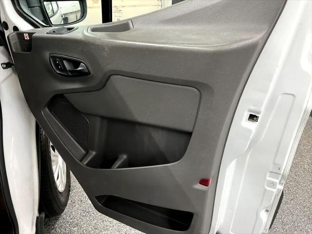 Photo of 2020 White Ford Transit-350