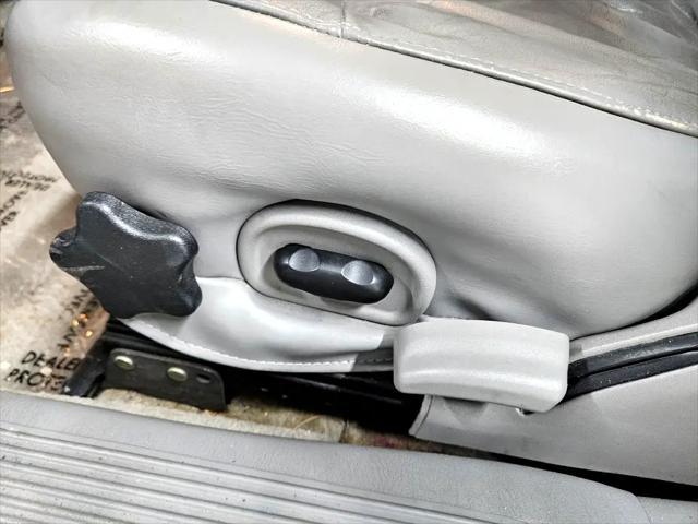 Photo of 2002 Blue Buick LeSabre
