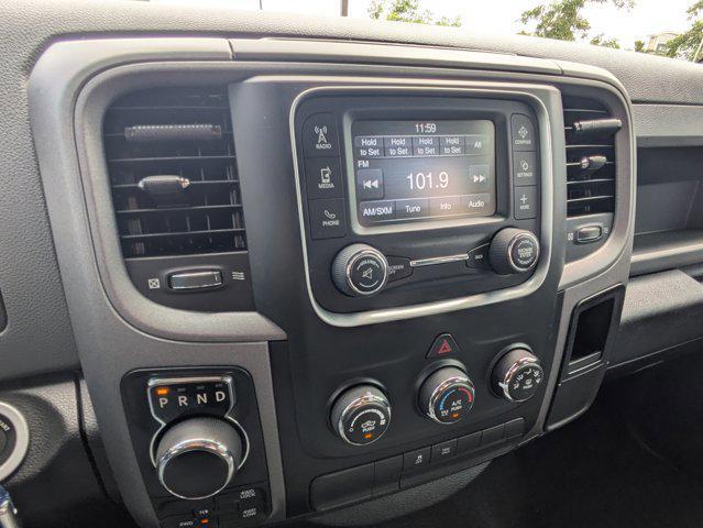 Photo of 2018 Brilliant Black Crystal Pearlcoat RAM 1500