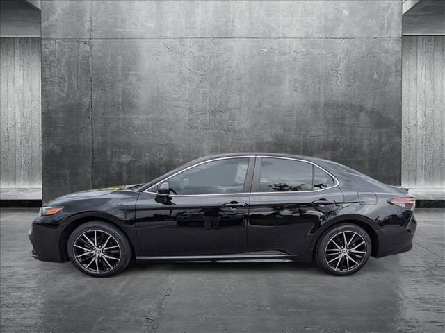 Photo of 2024 Midnight Black Metallic Toyota Camry