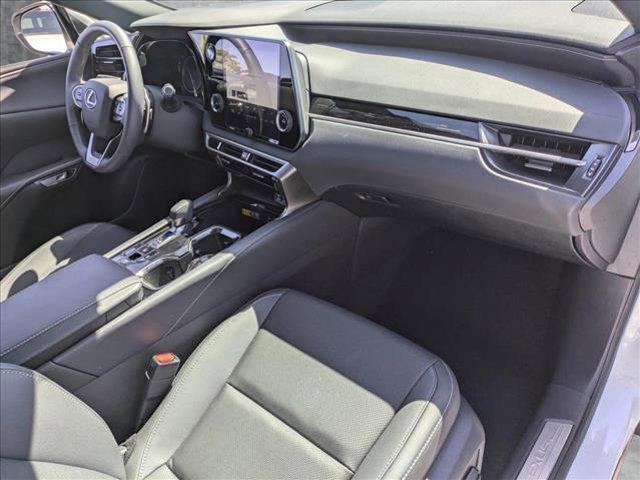 Photo of 2024 Eminent White Pearl Lexus RX 350
