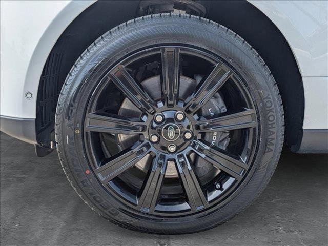 Photo of 2022 Fuji White Land Rover Range Rover