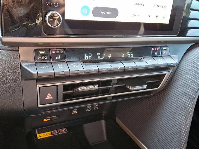 Photo of 2025 Ice Cap Toyota Camry