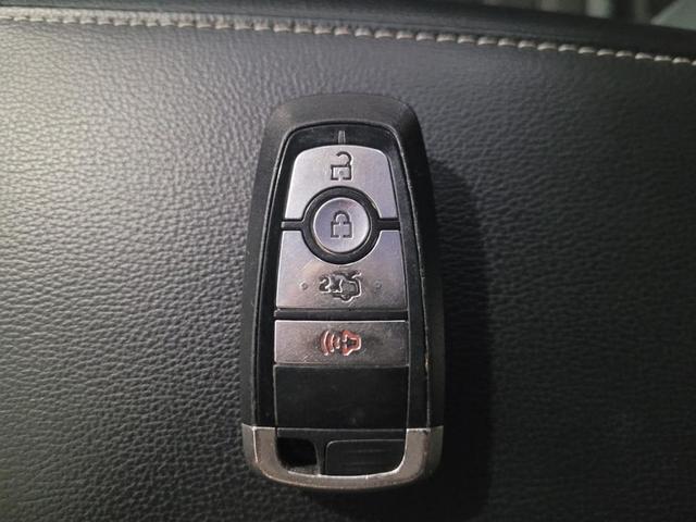 Photo of 2019 Magnetic Metallic Ford Fusion