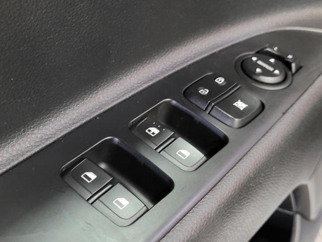 Photo of 2023 Silver Kia Rio