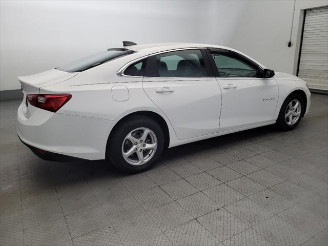 Photo of 2018 Summit White Chevrolet Malibu