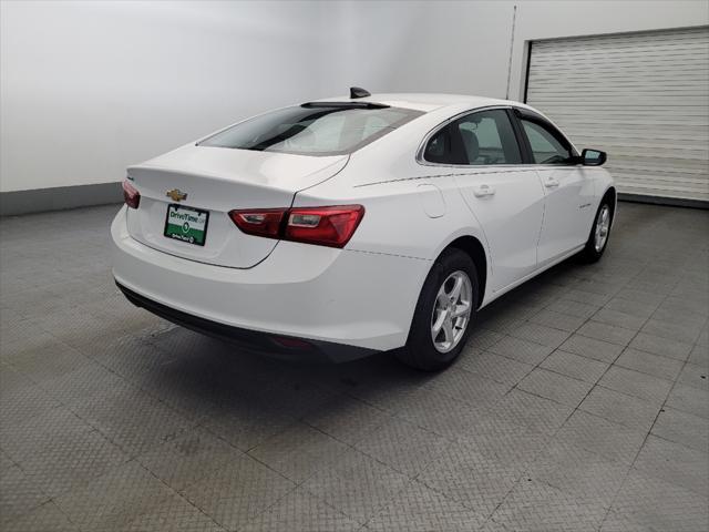 Photo of 2018 Summit White Chevrolet Malibu