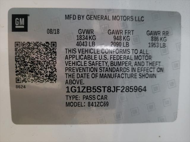 Photo of 2018 Summit White Chevrolet Malibu