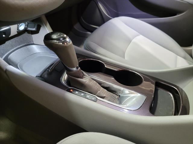 Photo of 2018 Summit White Chevrolet Malibu