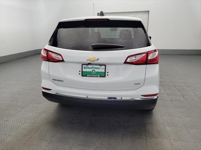 Photo of 2018 Summit White Chevrolet Equinox