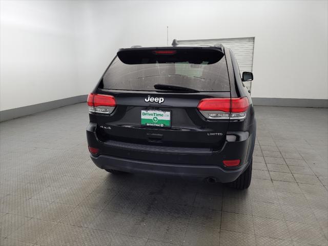 Photo of 2018 Diamond Black Crystal Pearlcoat Jeep Grand Cherokee