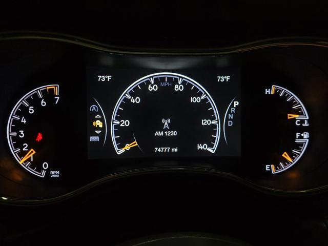 Photo of 2018 Diamond Black Crystal Pearlcoat Jeep Grand Cherokee