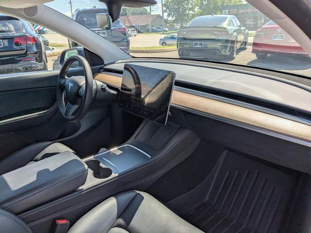 Photo of 2022 Midnight Silver Metallic Tesla Model Y