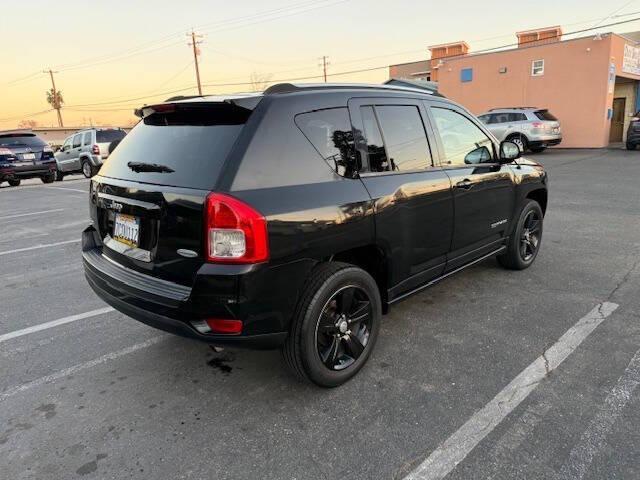 Photo of 2011 Black Jeep Compass