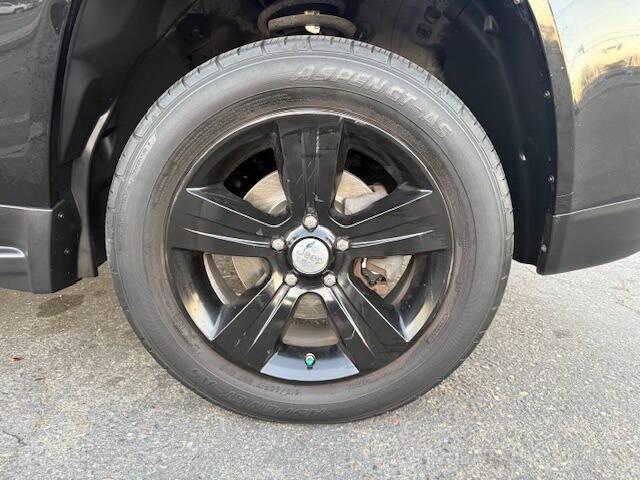Photo of 2011 Black Jeep Compass
