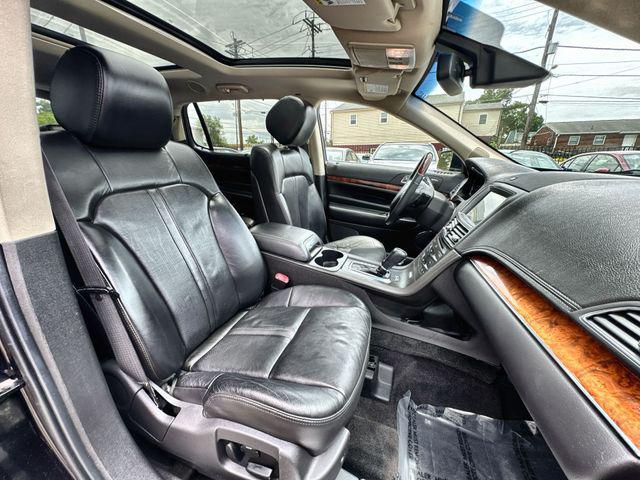 Photo of 2019 Infinite Black Metallic Lincoln MKT
