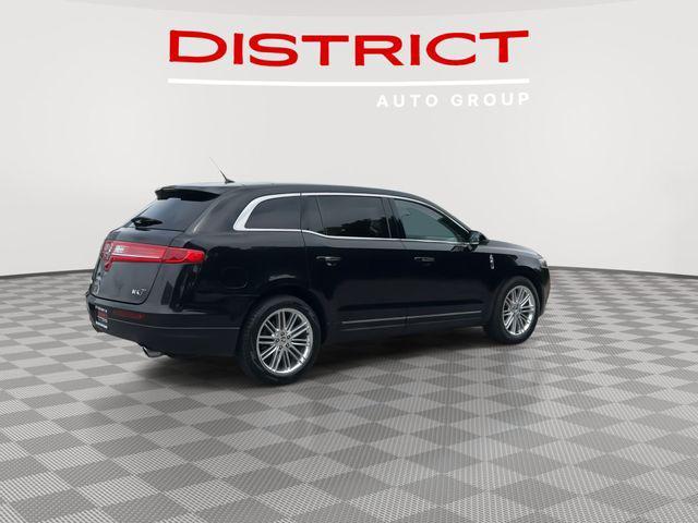 Photo of 2019 Infinite Black Metallic Lincoln MKT