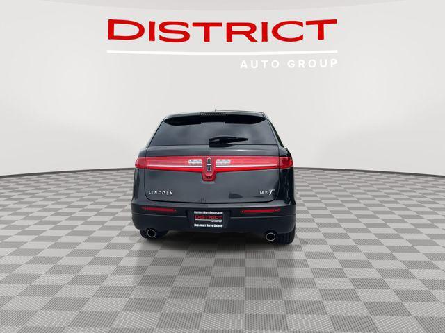 Photo of 2019 Infinite Black Metallic Lincoln MKT