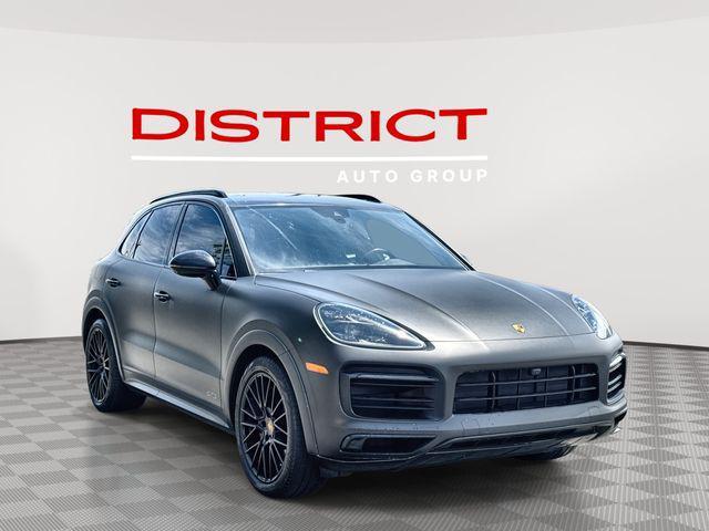 Photo of 2021 Quartzite Grey Metallic Porsche Cayenne