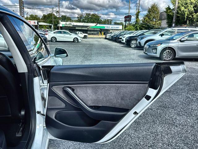 Photo of 2018 Pearl White Multi-Coat Tesla Model 3