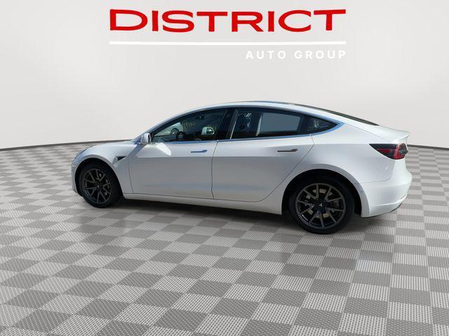 Photo of 2018 Pearl White Multi-Coat Tesla Model 3