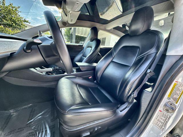 Photo of 2018 Pearl White Multi-Coat Tesla Model 3