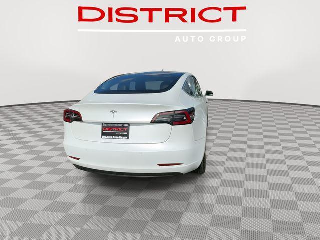 Photo of 2018 Pearl White Multi-Coat Tesla Model 3