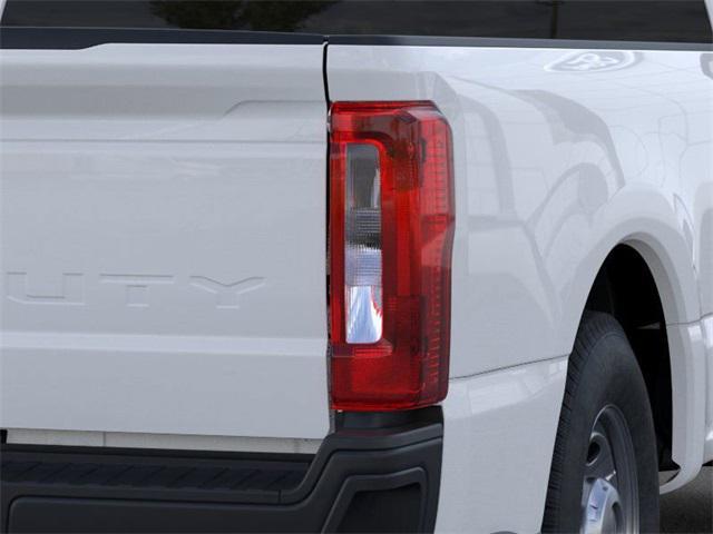Photo of 2025 Oxford White Ford F-250