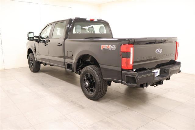 Photo of 2025 Agate Black Metallic Ford F-250