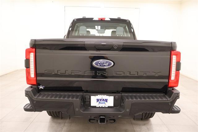 Photo of 2025 Agate Black Metallic Ford F-250