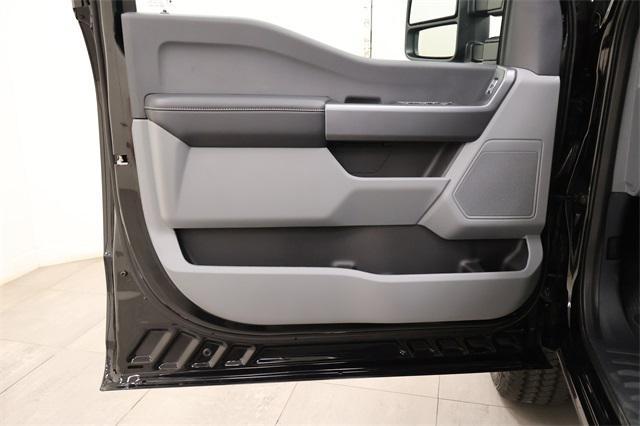 Photo of 2025 Agate Black Metallic Ford F-250