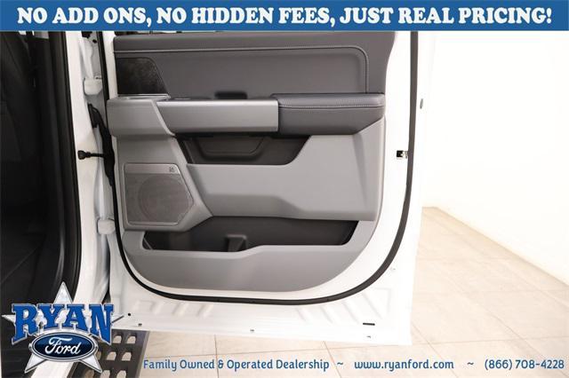 Photo of 2025 Oxford White Ford F-250