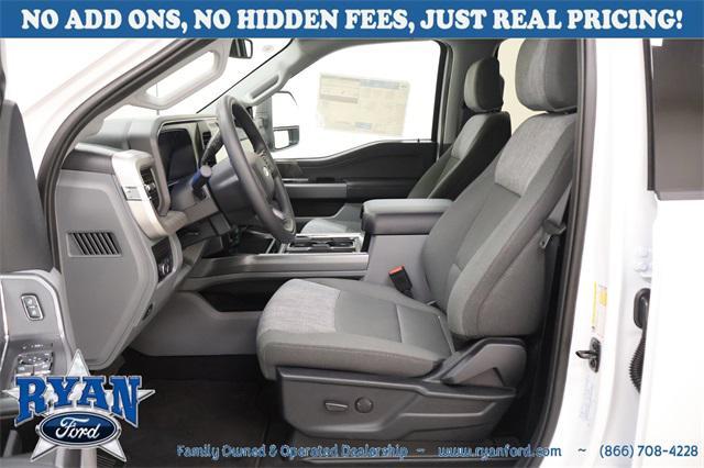 Photo of 2025 Oxford White Ford F-250
