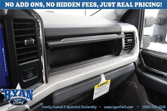 Photo of 2025 Oxford White Ford F-250