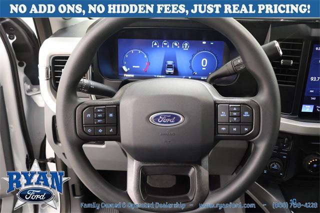 Photo of 2025 Oxford White Ford F-250