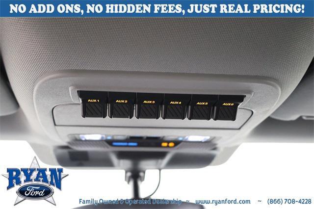Photo of 2025 Oxford White Ford F-250