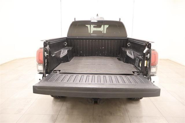 Photo of 2021 Super White Toyota Tacoma