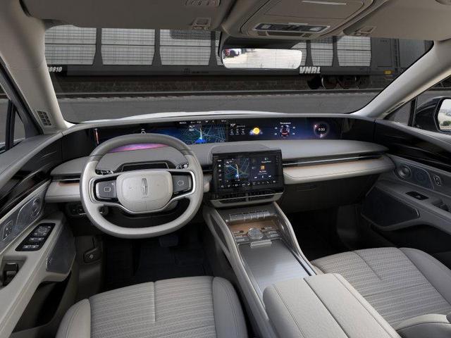 Photo of 2025 White Platinum Tri-Coat Metallic Lincoln Nautilus