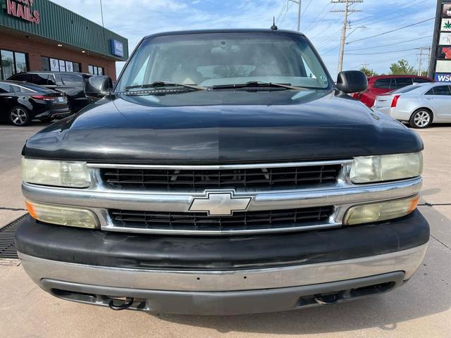 Photo of 2002 Onyx Black Chevrolet Suburban